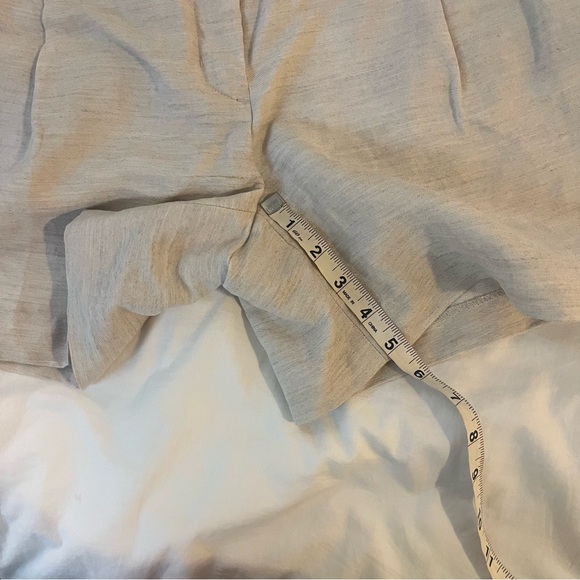 NWT Aritzia Wilfred High Rise "Fable" Linen Shorts, size 8 - Picture 8 of 10